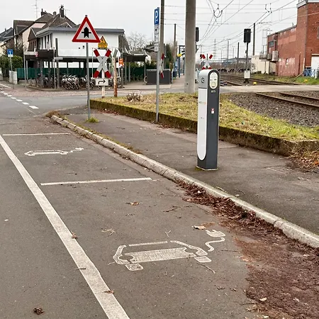 Διαμέρισμα Rhein Haven Fuer Bis Zu 12 Gaeste Im Historischen Bahnhofsgebaeude Φρέχεν