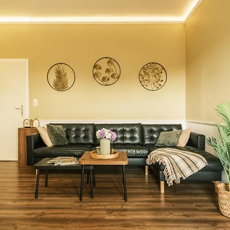 Appartement Rhein Haven Fuer Bis Zu 12 Gaeste Im Historischen Bahnhofsgebaeude *