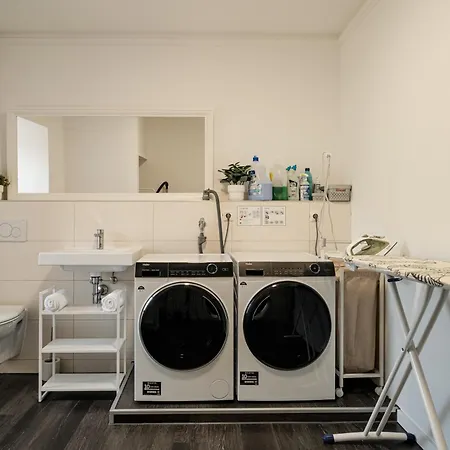 Rhein Haven Fuer Bis Zu 12 Gaeste Im Historischen Bahnhofsgebaeude Appartement