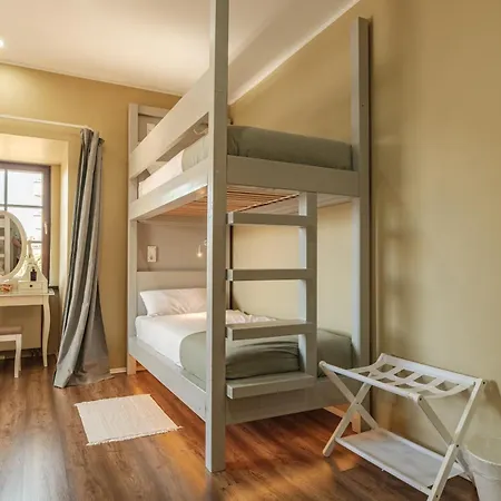 Διαμέρισμα Rhein Haven Fuer Bis Zu 12 Gaeste Im Historischen Bahnhofsgebaeude *