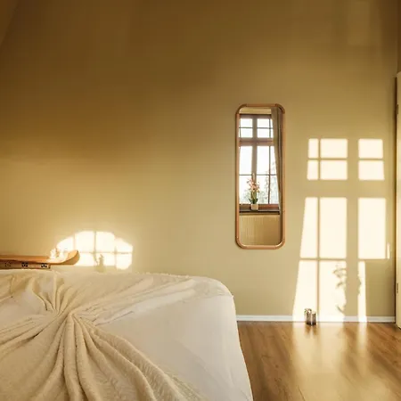 Rhein Haven Fuer Bis Zu 12 Gaeste Im Historischen Bahnhofsgebaeude