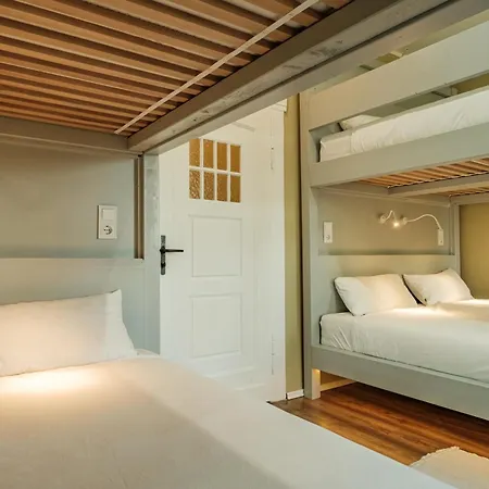 Rhein Haven Fuer Bis Zu 12 Gaeste Im Historischen Bahnhofsgebaeude Appartement