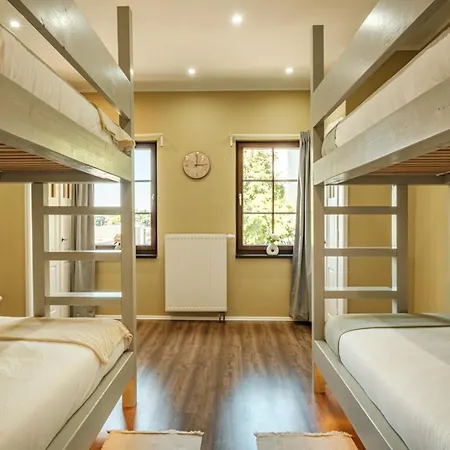 Rhein Haven Fuer Bis Zu 12 Gaeste Im Historischen Bahnhofsgebaeude * Frechen