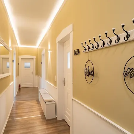 Rhein Haven Fuer Bis Zu 12 Gaeste Im Historischen Bahnhofsgebaeude *