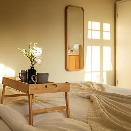 Rhein Haven Fuer Bis Zu 12 Gaeste Im Historischen Bahnhofsgebaeude Appartement Frechen