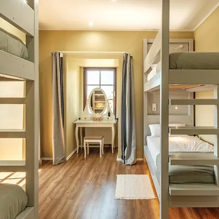 Rhein Haven Fuer Bis Zu 12 Gaeste Im Historischen Bahnhofsgebaeude Appartement