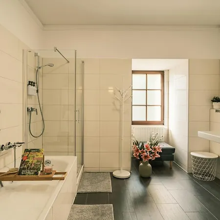 Rhein Haven Fuer Bis Zu 12 Gaeste Im Historischen Bahnhofsgebaeude *