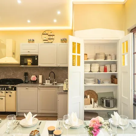 Rhein Haven Fuer Bis Zu 12 Gaeste Im Historischen Bahnhofsgebaeude