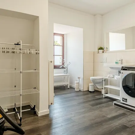 Rhein Haven Fuer Bis Zu 12 Gaeste Im Historischen Bahnhofsgebaeude