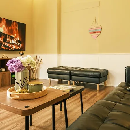 Appartement Rhein Haven Fuer Bis Zu 12 Gaeste Im Historischen Bahnhofsgebaeude Frechen