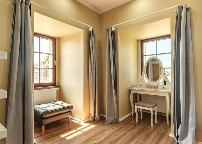 Rhein Haven Fuer Bis Zu 12 Gaeste Im Historischen Bahnhofsgebaeude פרכן