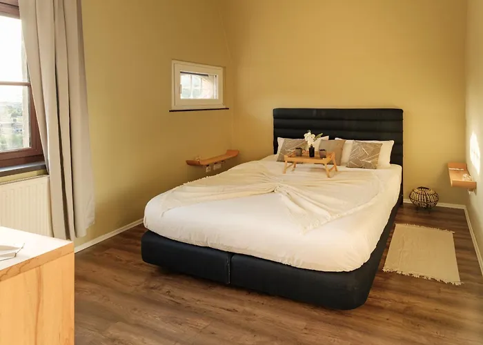 דירה Rhein Haven Fuer Bis Zu 12 Gaeste Im Historischen Bahnhofsgebaeude פרכן