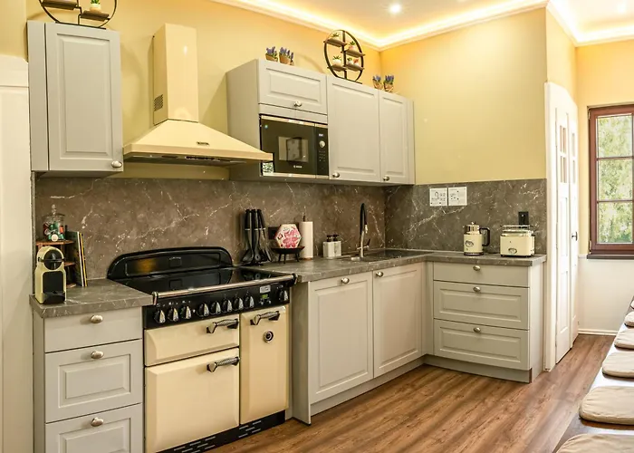 Rhein Haven Fuer Bis Zu 12 Gaeste Im Historischen Bahnhofsgebaeude *