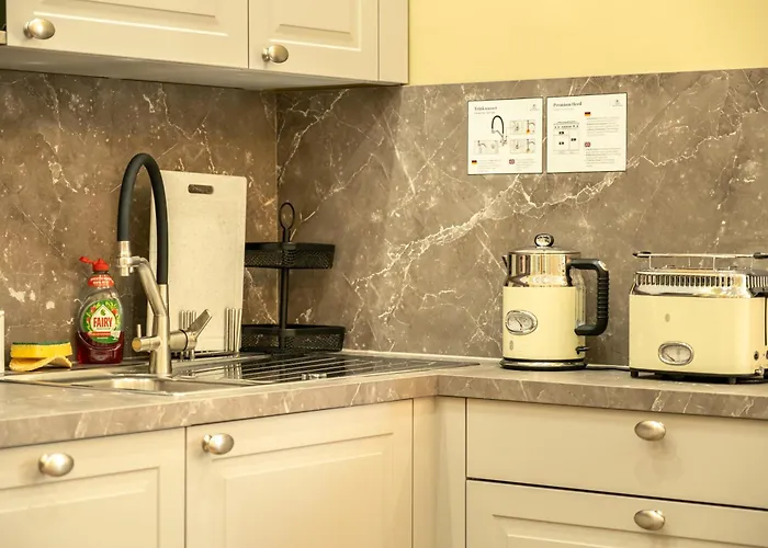 Rhein Haven Fuer Bis Zu 12 Gaeste Im Historischen Bahnhofsgebaeude פרכן