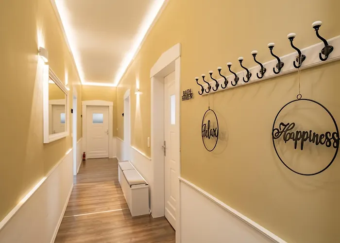 Rhein Haven Fuer Bis Zu 12 Gaeste Im Historischen Bahnhofsgebaeude *