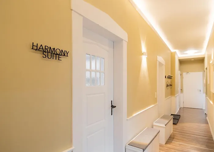 Rhein Haven Fuer Bis Zu 12 Gaeste Im Historischen Bahnhofsgebaeude פרכן