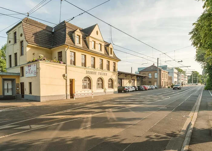 Rhein Haven Fuer Bis Zu 12 Gaeste Im Historischen Bahnhofsgebaeude