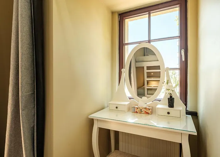 דירה Rhein Haven Fuer Bis Zu 12 Gaeste Im Historischen Bahnhofsgebaeude