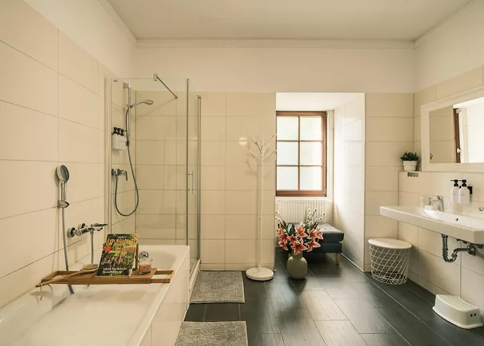 Rhein Haven Fuer Bis Zu 12 Gaeste Im Historischen Bahnhofsgebaeude *