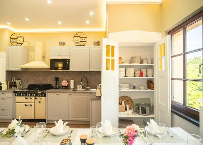 Rhein Haven Fuer Bis Zu 12 Gaeste Im Historischen Bahnhofsgebaeude