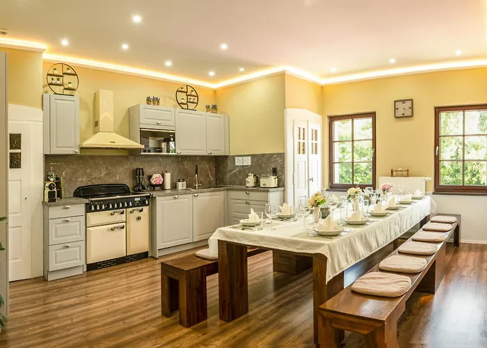 Rhein Haven Fuer Bis Zu 12 Gaeste Im Historischen Bahnhofsgebaeude דירה